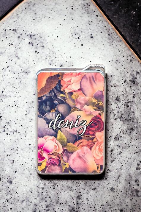 Kurumuş Çiçek Arka Planlı İsimli Çakmak