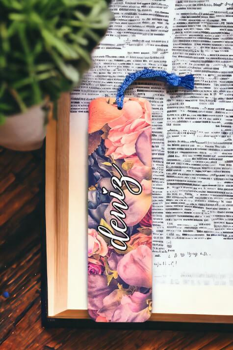 Kurumuş Çiçek Arka Planlı İsimli Metal Kitap Ayracı