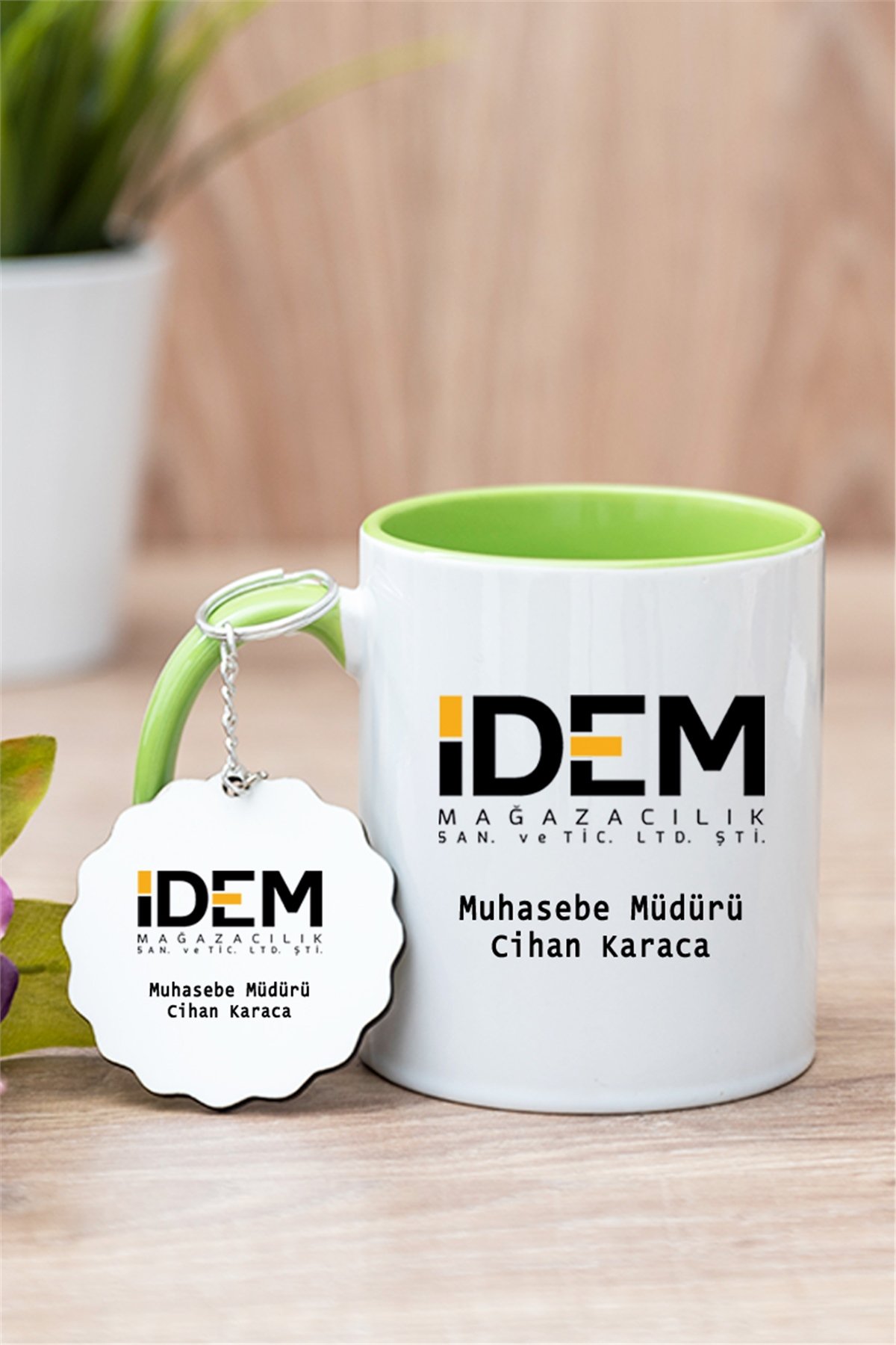 Logolu Renkli Kupa Bardak ve Ahşap Anahtarlık