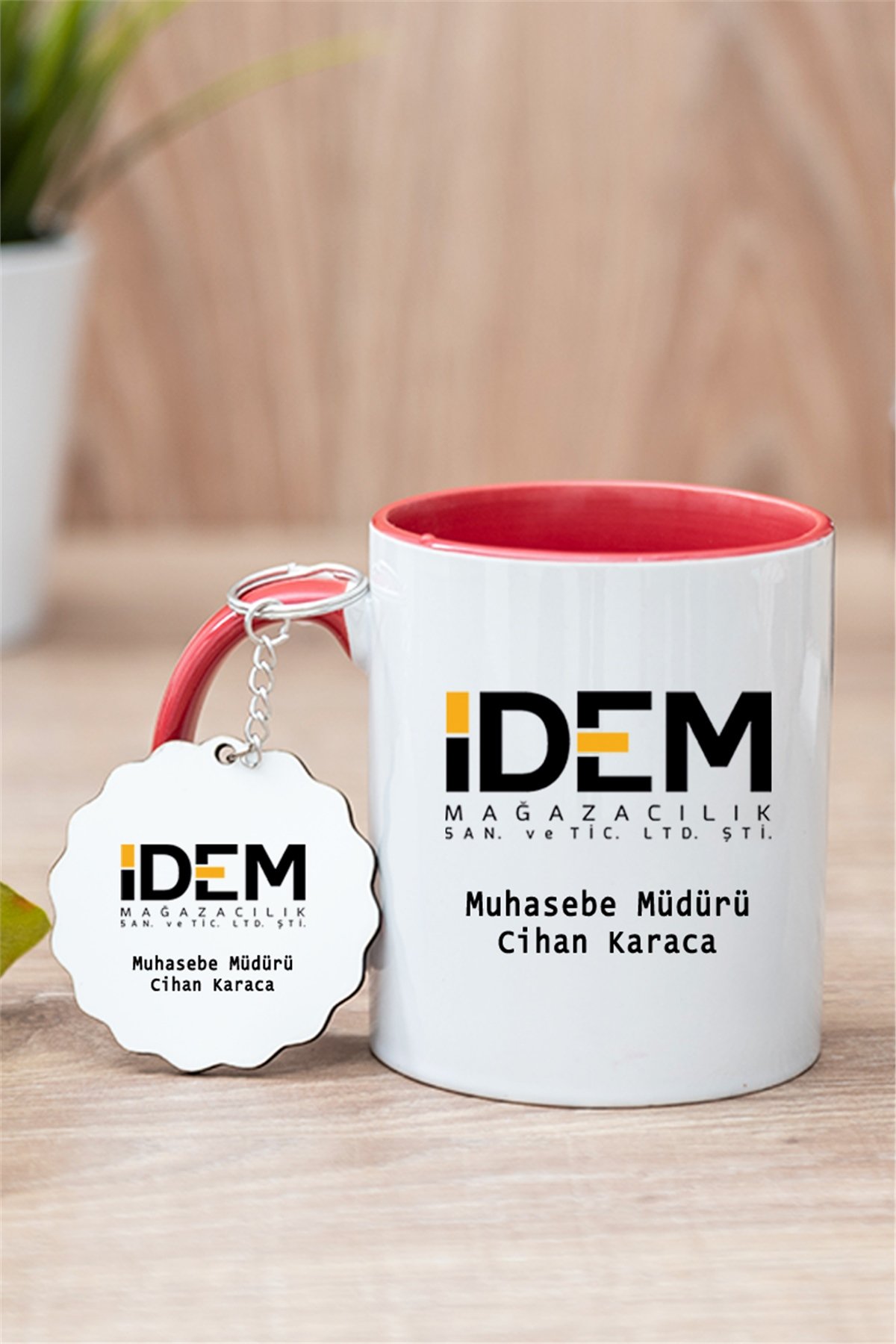 Logolu Renkli Kupa Bardak ve Ahşap Anahtarlık