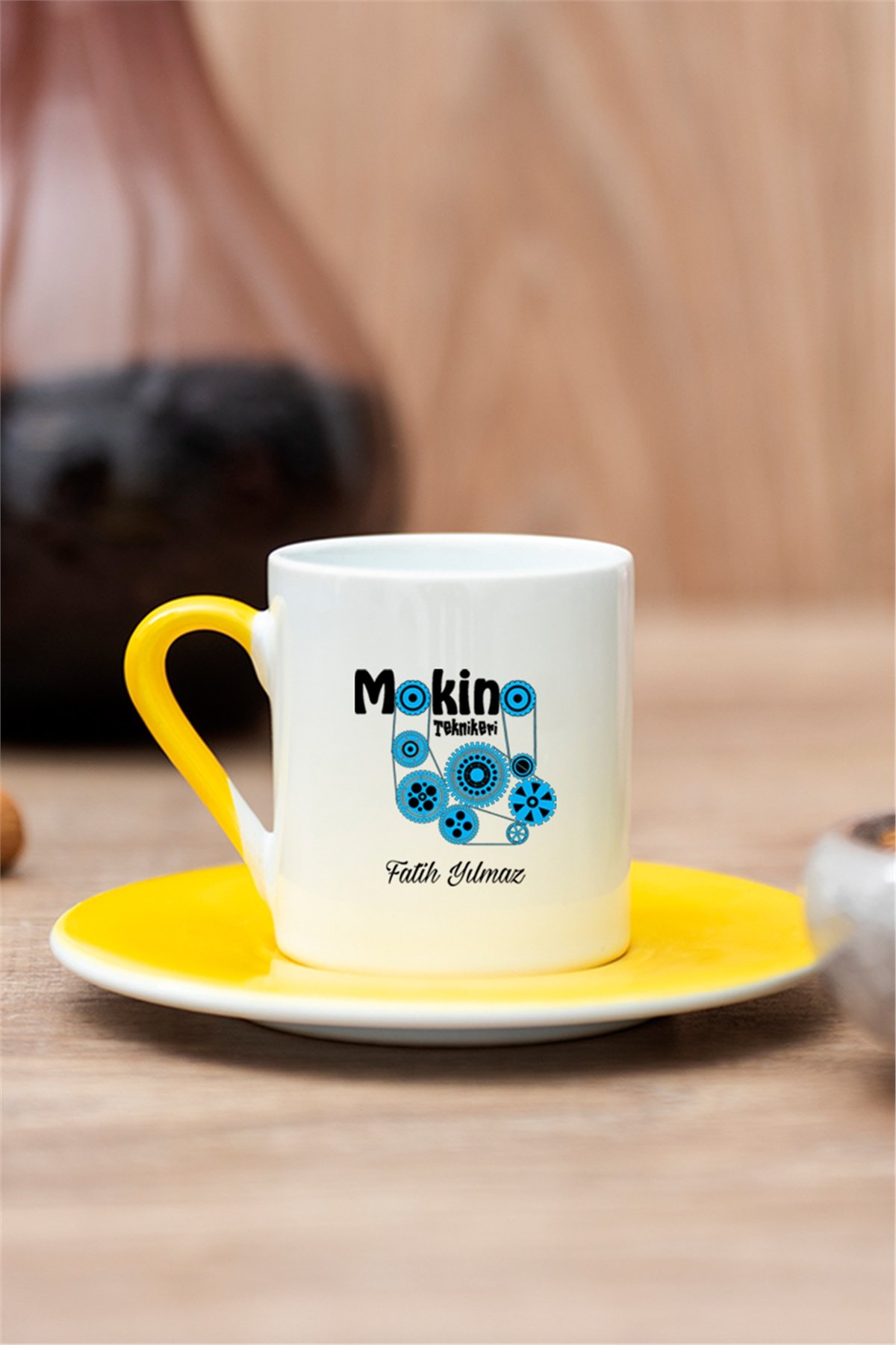 Makine Teknikeri Renkli Türk Kahvesi Fincanı