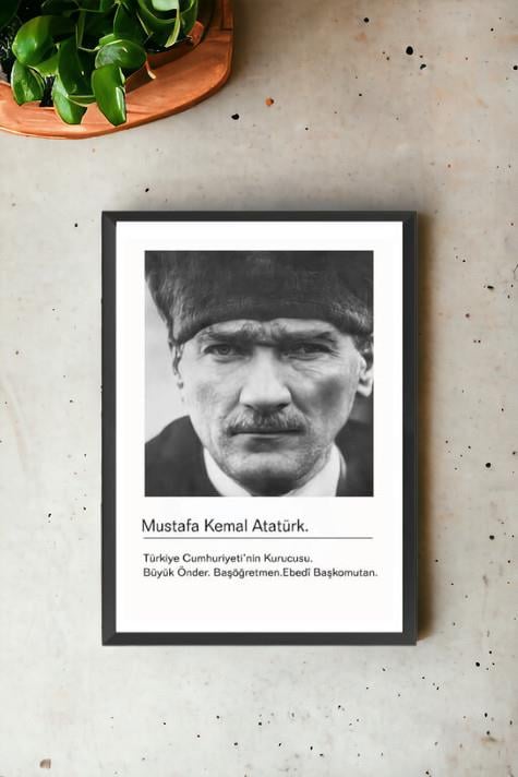 Mustafa Kemal Atatürk Portreli Dikdörtgen Fotoğraf Çerçevesi