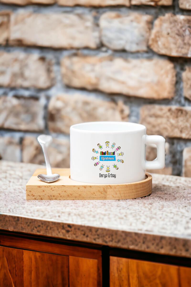 Okul Öncesi Öğretmeni Ahşap Altlıklı Fincan