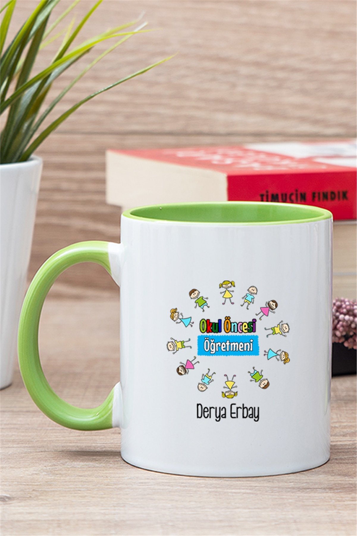 Okul Öncesi Öğretmeni İçi Renkli Kupa Bardak