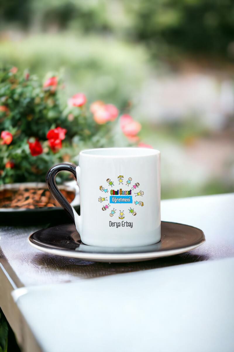 Okul Öncesi Öğretmeni Renkli Türk Kahvesi Fincanı