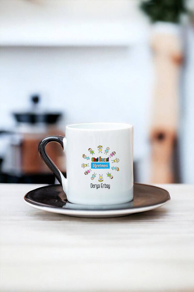 Okul Öncesi Öğretmeni Renkli Türk Kahvesi Fincanı