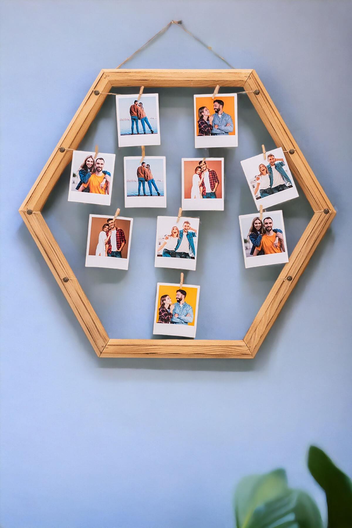 Polaroid Fotoğraflı Altıgen Model İpli ve Mandallı Ahşap Duvar Anı Çerçevesi
