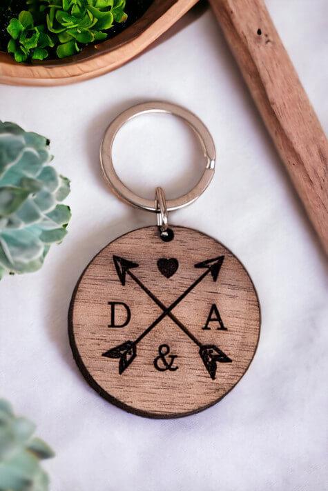 Sevgiliye Özel Baş Harfli Ahşap Anahtarlık