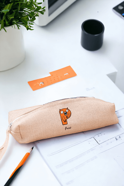 Sevimli Canavarlar Çocuklara Özel Baş Harfli Keten Bez Kalemlik