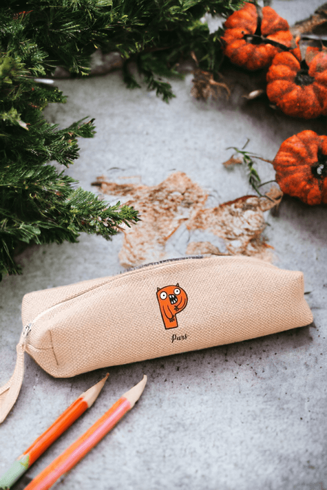 Sevimli Canavarlar Çocuklara Özel Baş Harfli Keten Bez Kalemlik
