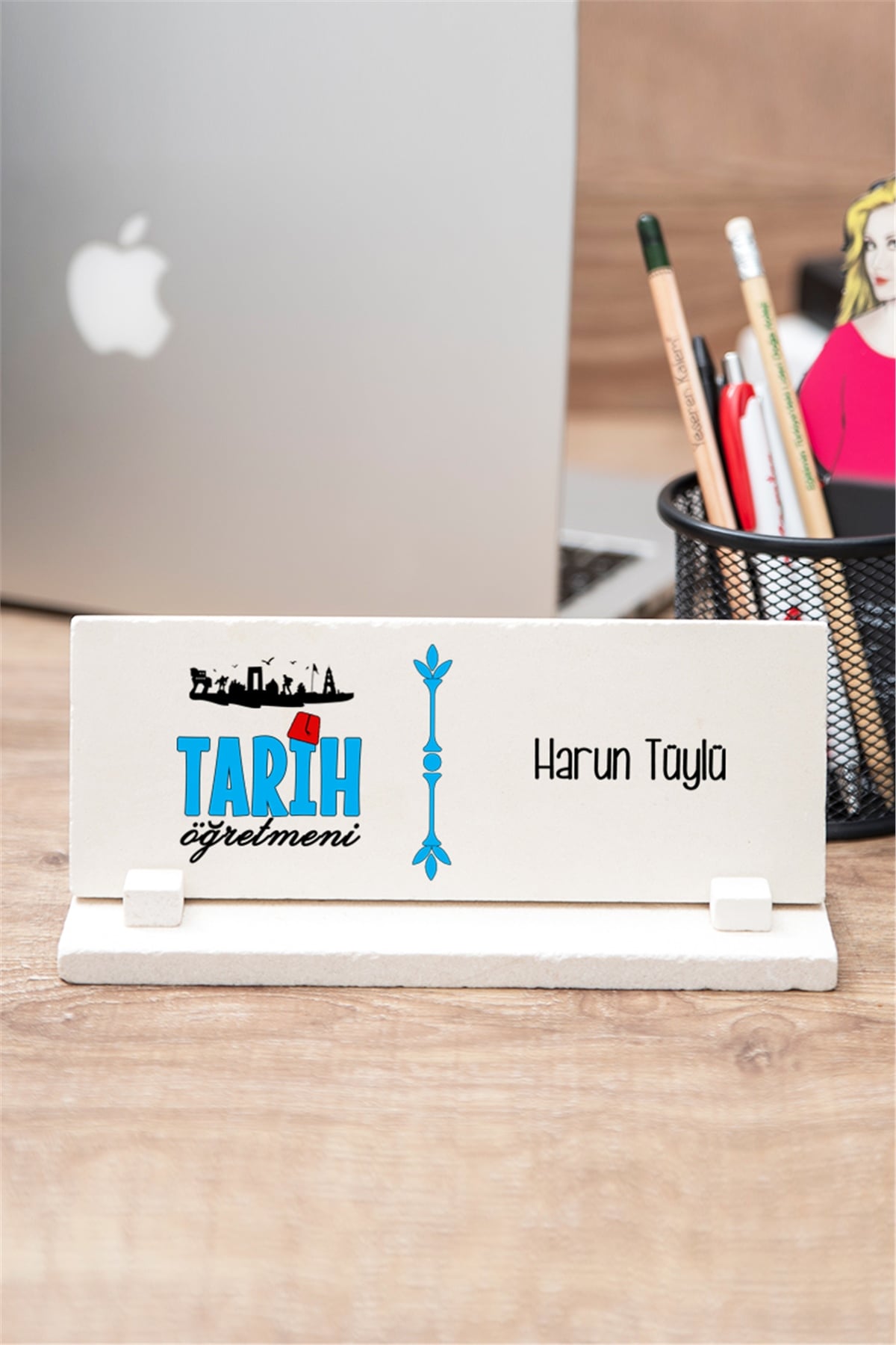 Tarih Öğretmeni Taş Masa İsimliği