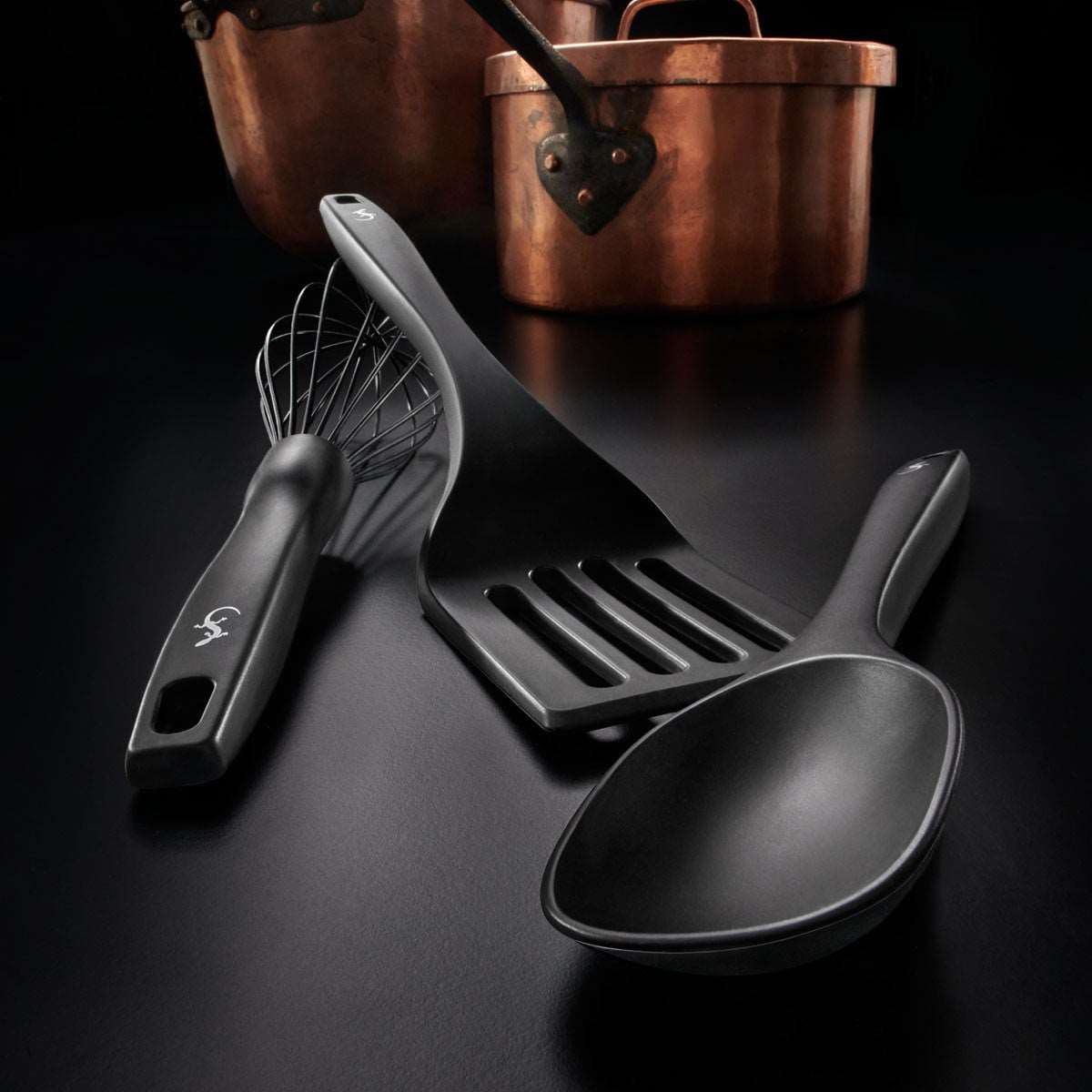 Lurch - Platin Silikon Delikli Spatula 32,5 cm Siyah - Yanmaz, Yapışmaz, Bükülmez, Çizmez, Tat ve Koku Bırakmaz - 240603