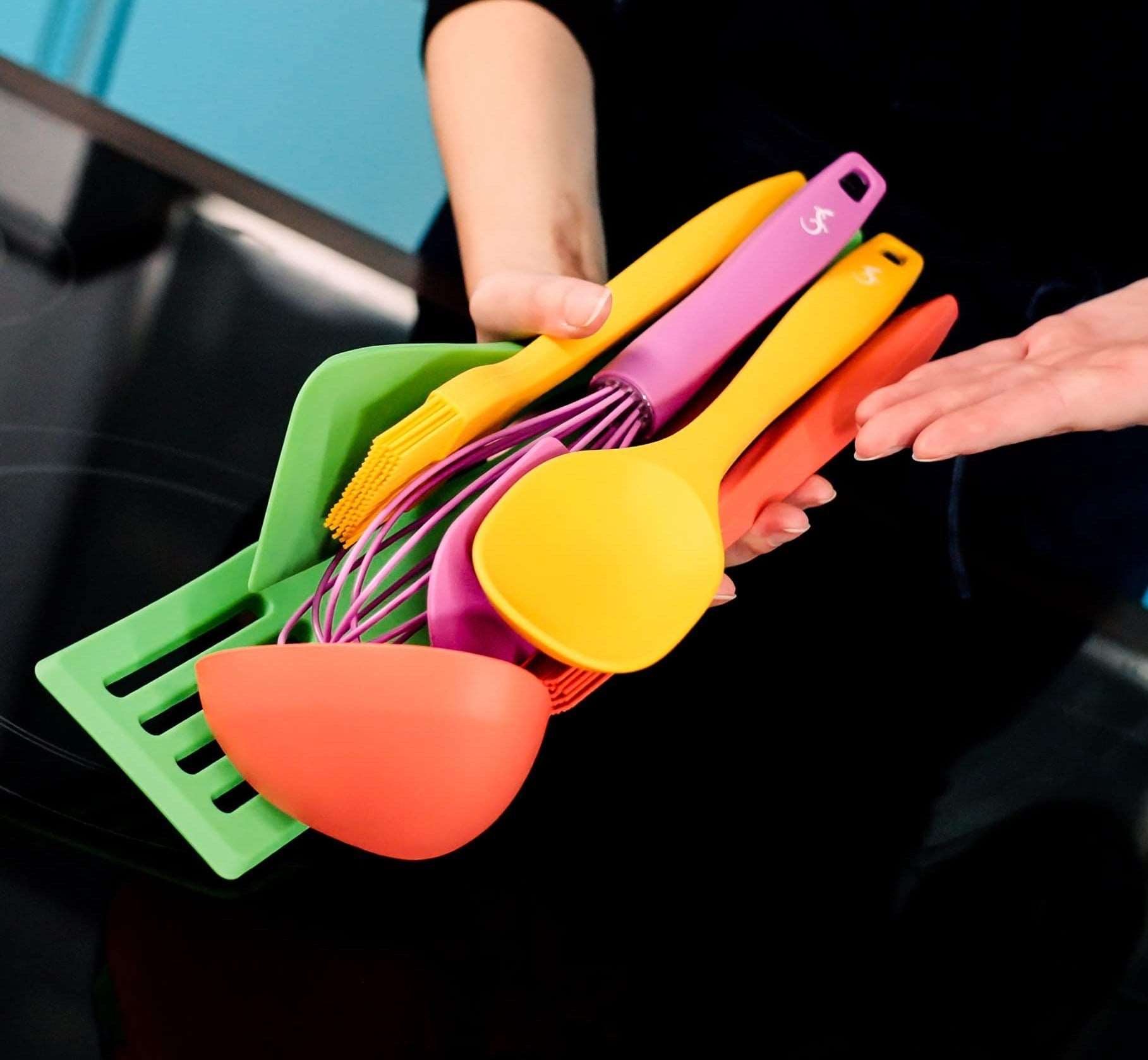Lurch - Platin Silikon Servis Kaşığı 33,5 cm Sarı - Yanmaz, Yapışmaz, Bükülmez, Çizmez, Tat ve Koku Bırakmaz - 240054