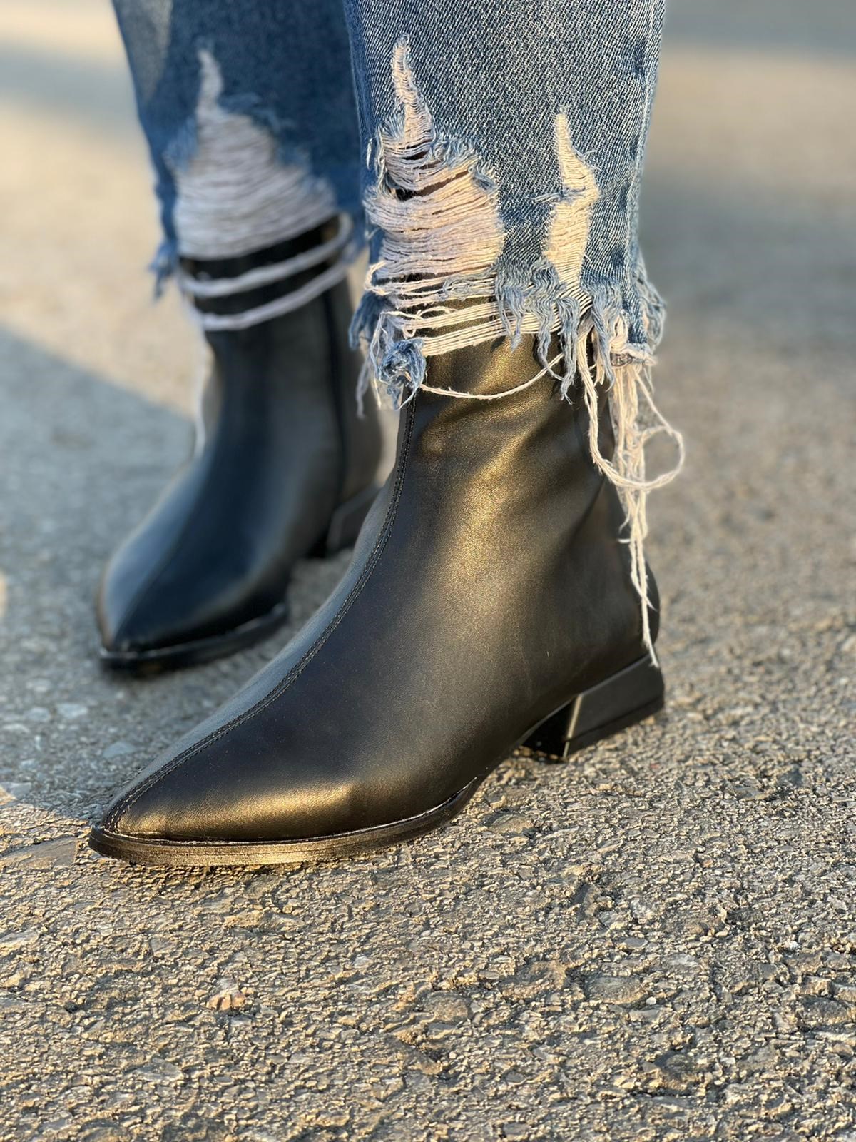 BotNONWOVENSivri Burun Düz Taban Bot 