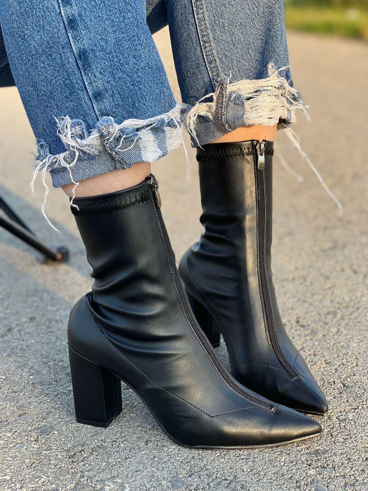 BotNONWOVENSivri Burun Fermuarlı Streç Bot