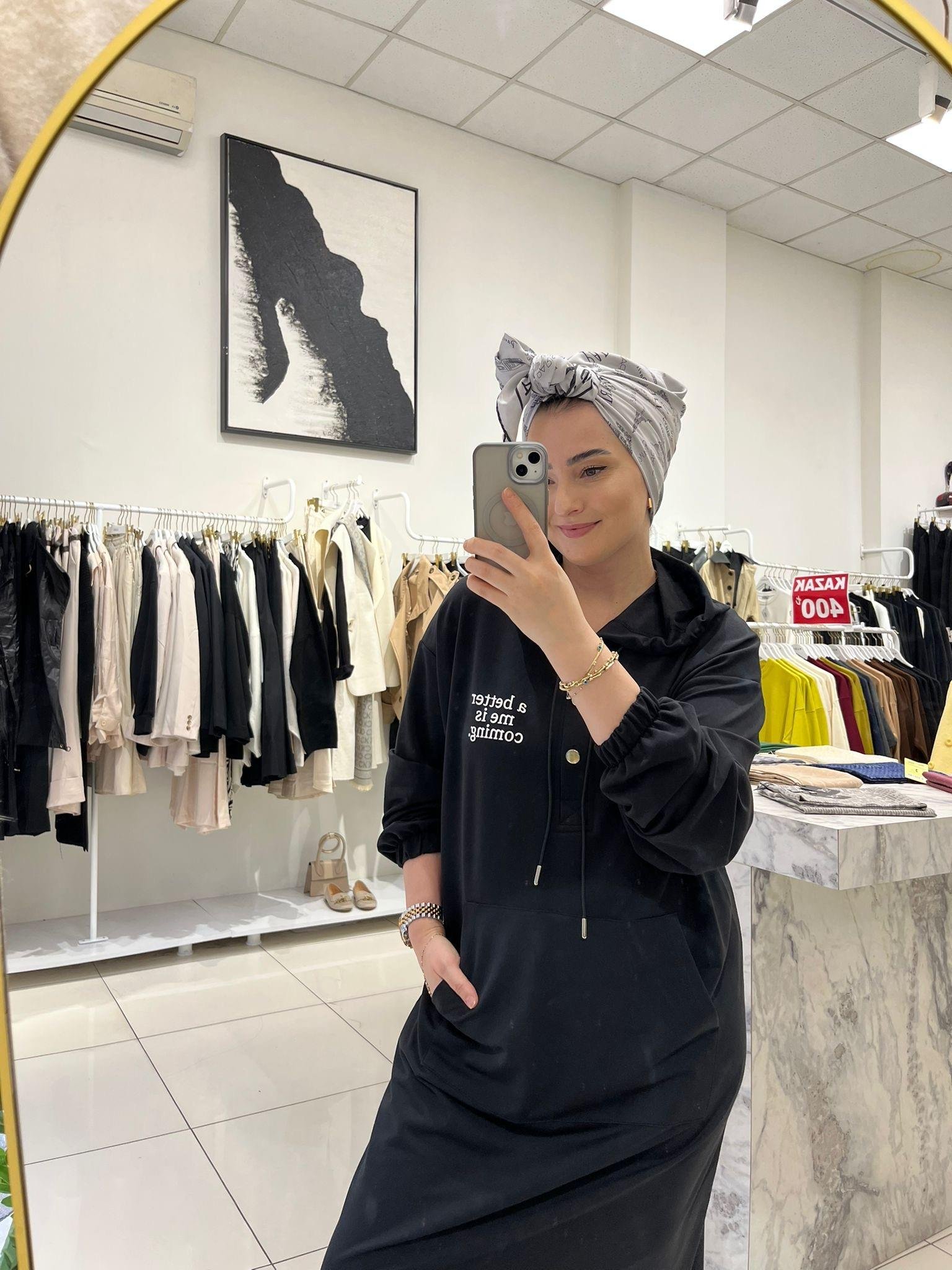 ELBİSEBASKILI KAPÜŞONLU MODAL ELBİSE 