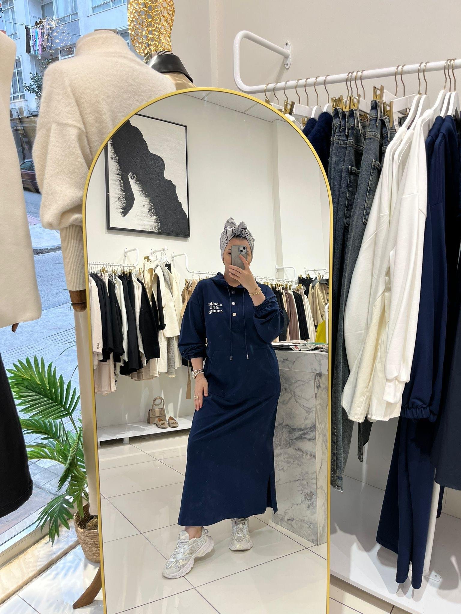 ELBİSEBASKILI KAPÜŞONLU MODAL ELBİSE 