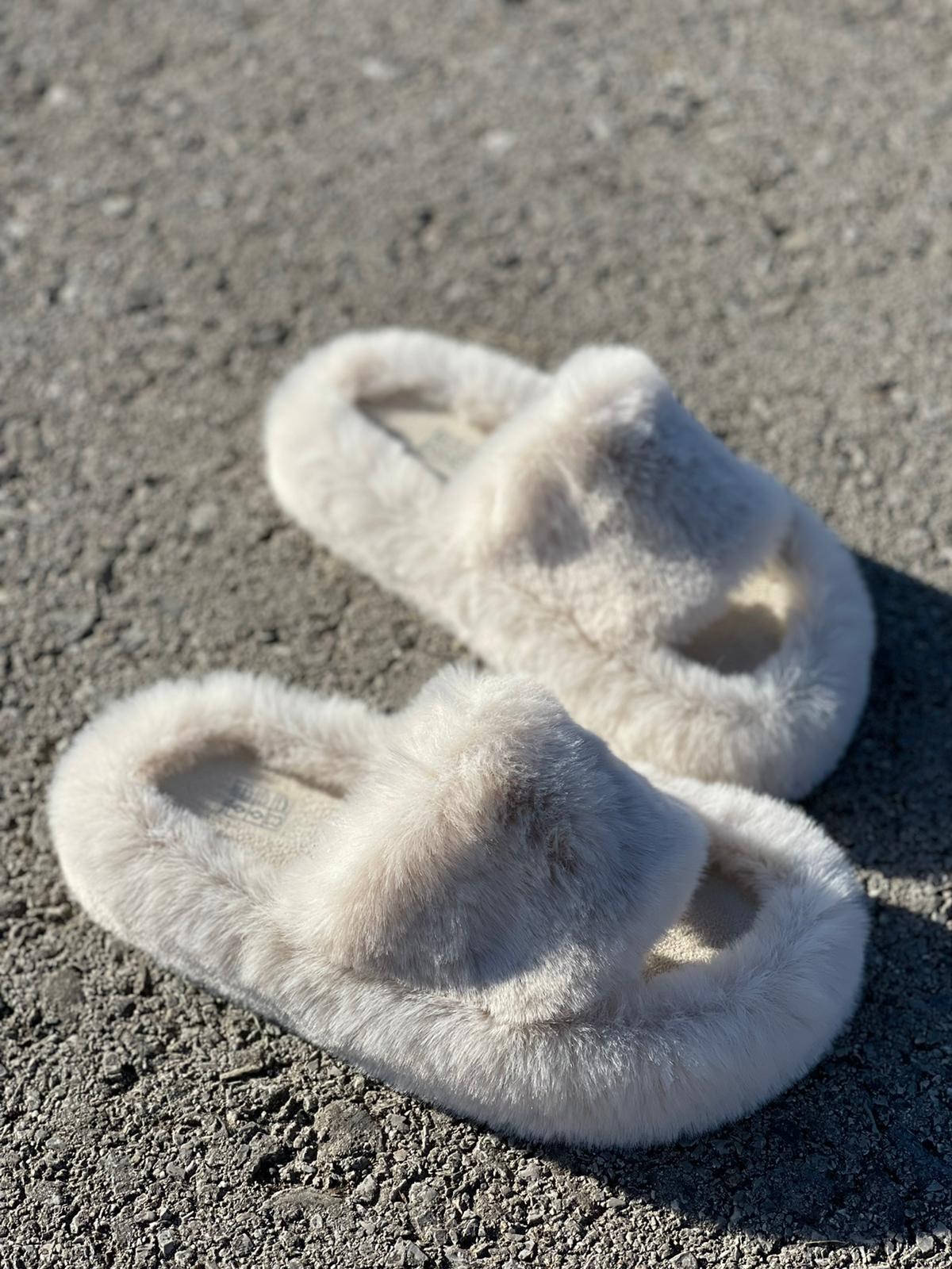 EV TERLİĞİNONWOVENTüğlü Ev Terliği