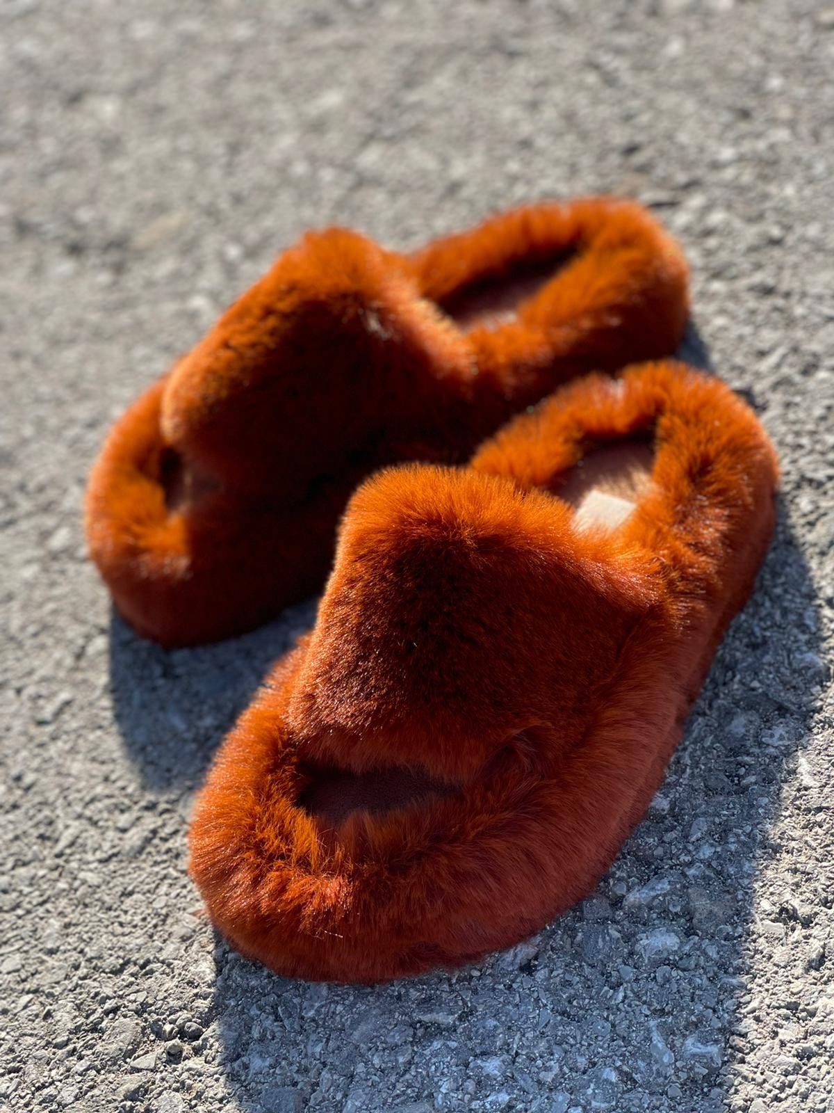 EV TERLİĞİNONWOVENTüğlü Ev Terliği Taba