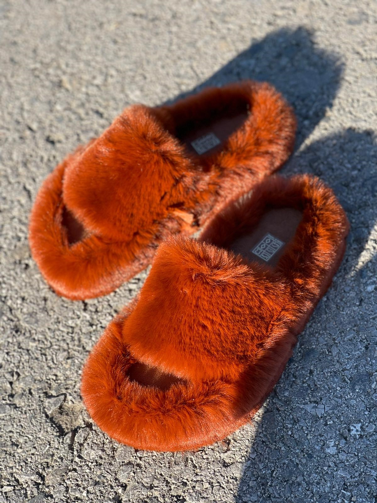 EV TERLİĞİNONWOVENTüğlü Ev Terliği Taba