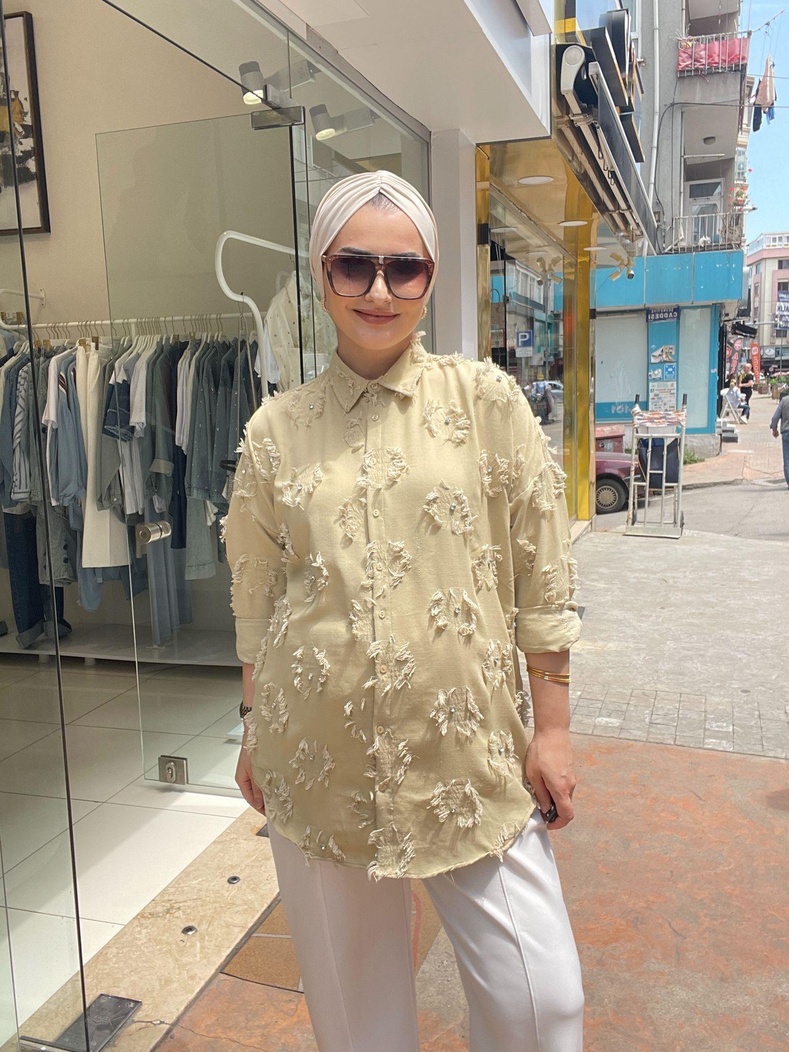 GömlekSAÇAKLI TAŞLI GÖMLEK