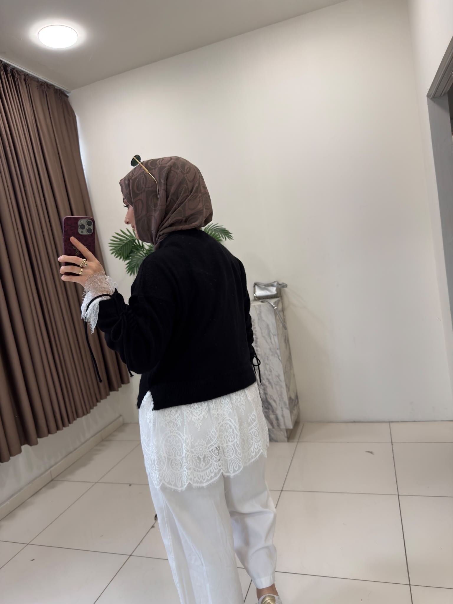 HırkaDANTEL DETAYLI TRİKO HIRKA