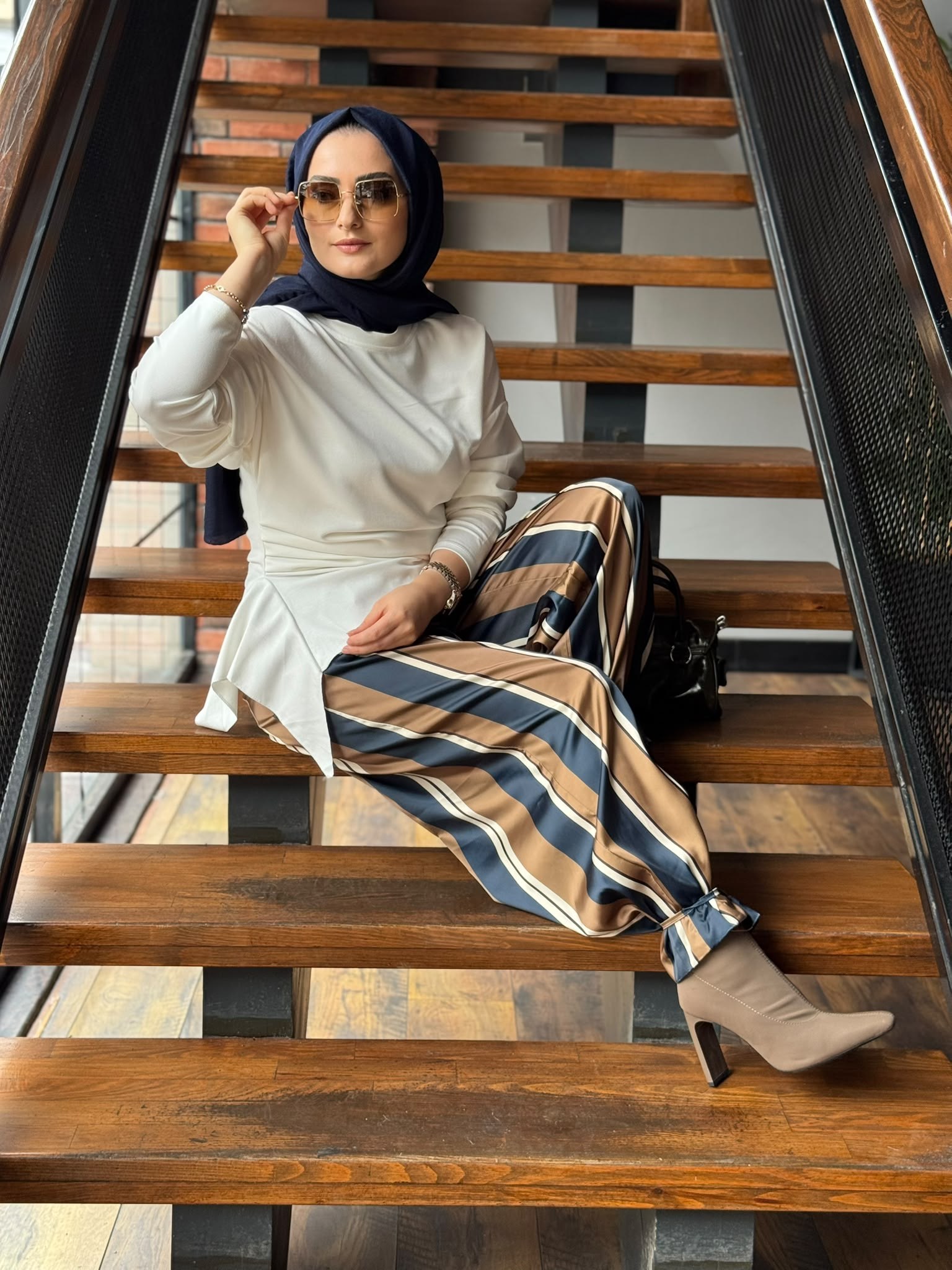 PantolonÇİZGİLİ SATEN PANTOLON