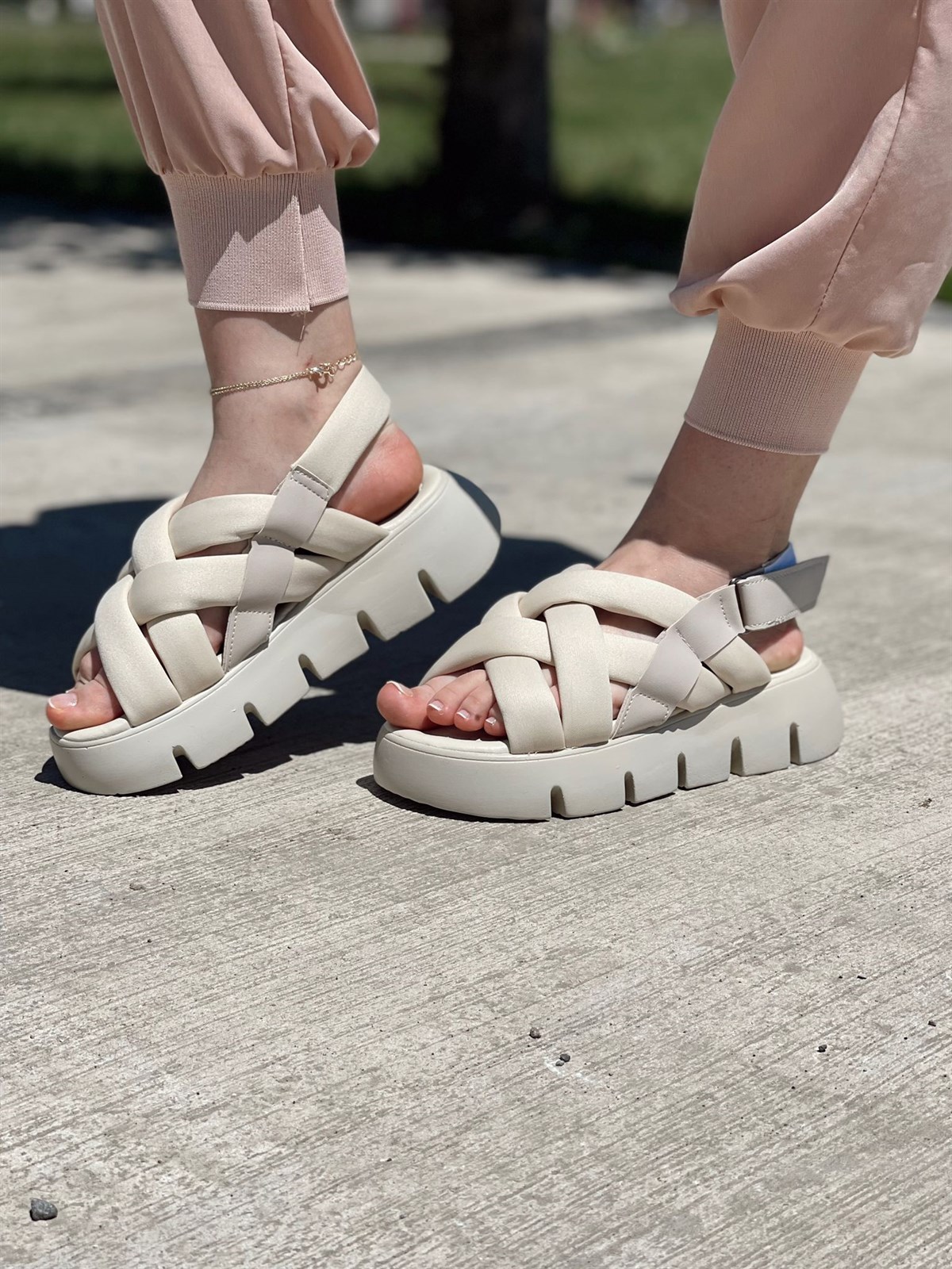 SANDALET NONWOVENPuf Sandalet