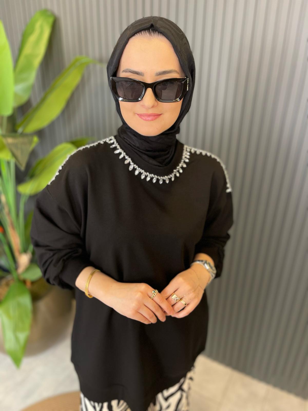 SweatshirtTAŞLI OVERSİZE SWEATSHİRT