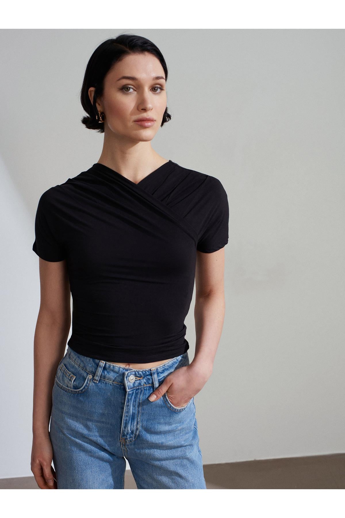 Dilvin 32659 Drapeli Kısa Kollu Top-Siyah Bluz - 101A32659 - Dilvin - 101A32659