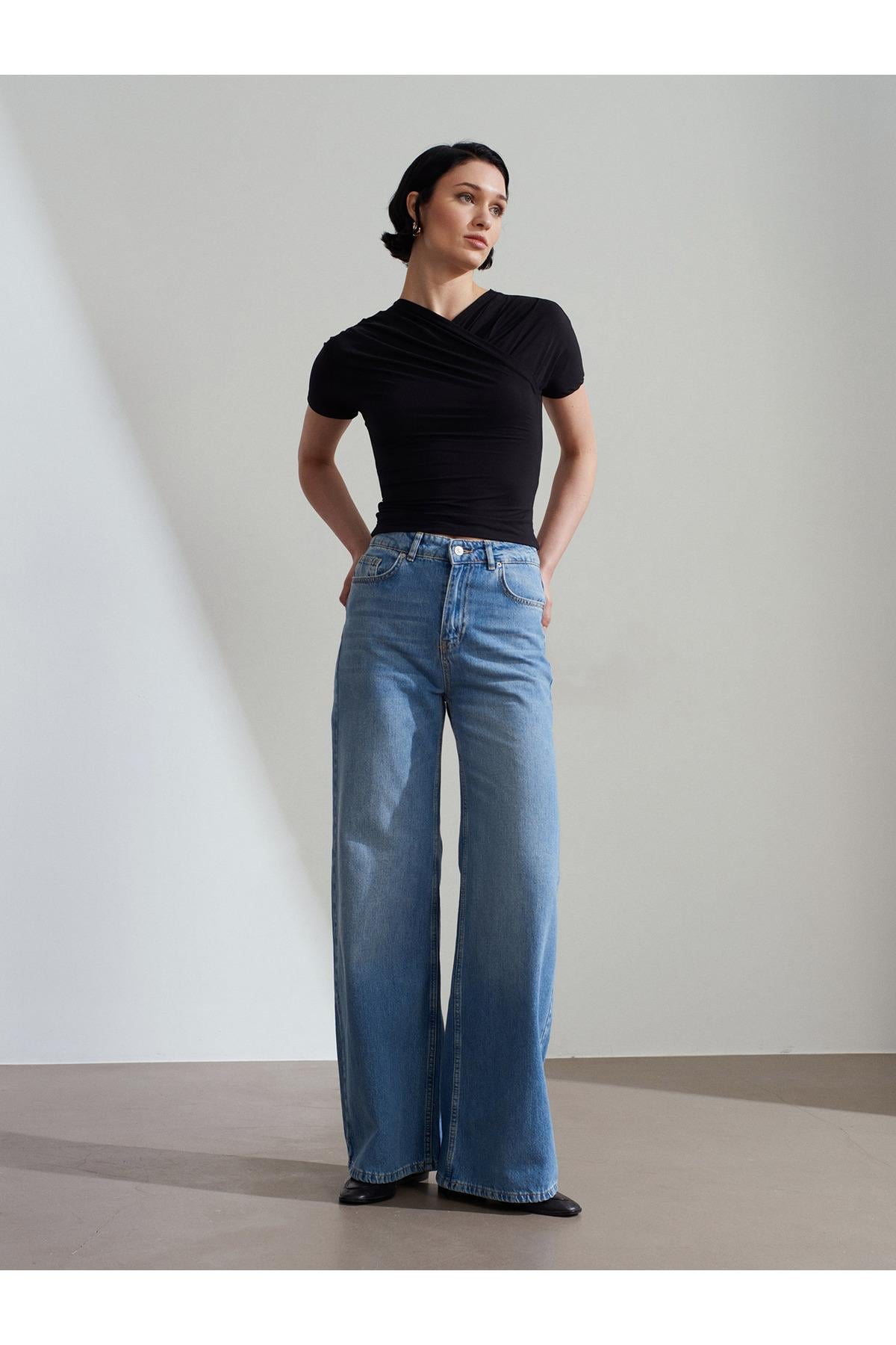 Dilvin 32659 Drapeli Kısa Kollu Top-Siyah Bluz - 101A32659 - Dilvin - 101A32659