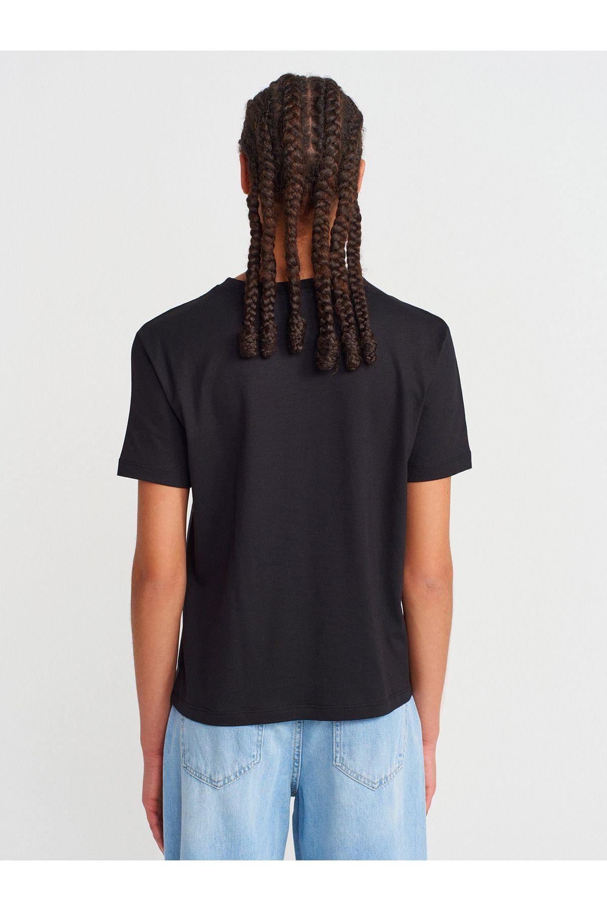 Dilvin Kadın Basic Düz Siyah Bisiklet Yaka T-shirt- 31791 - Dilvin - 1-101A31791