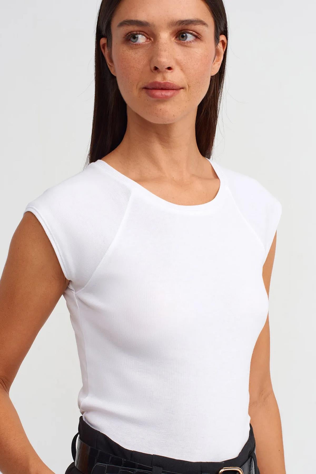 Dilvin Kadın Pamuklu Basic Bisiklet Yaka T-shirt-Siyah - 30811 - Dilvin - 101A30811