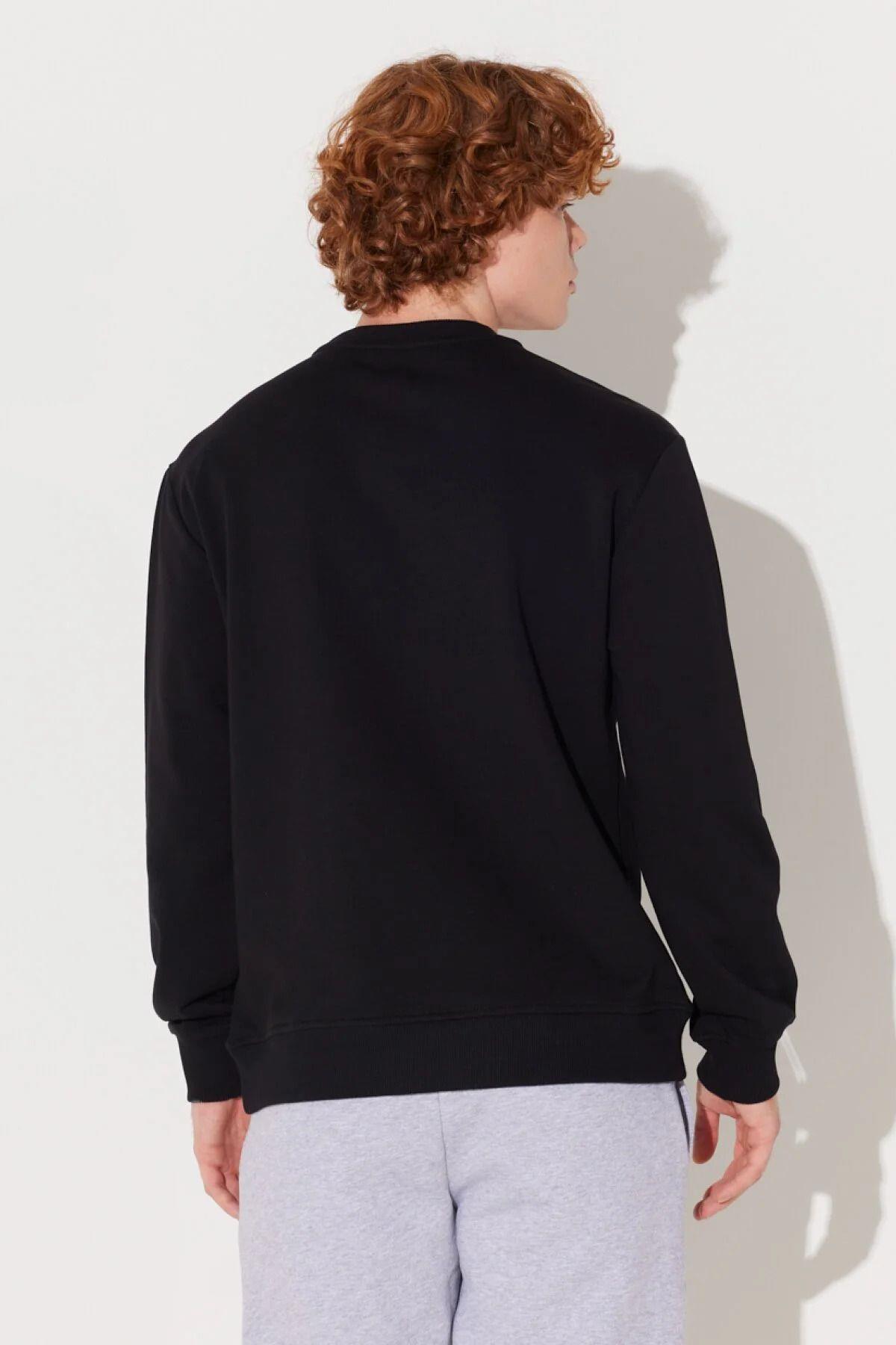 Lee Bisiklet Yaka Regular Fit Erkek Sweatshirt - L232501 - Lee - L232501