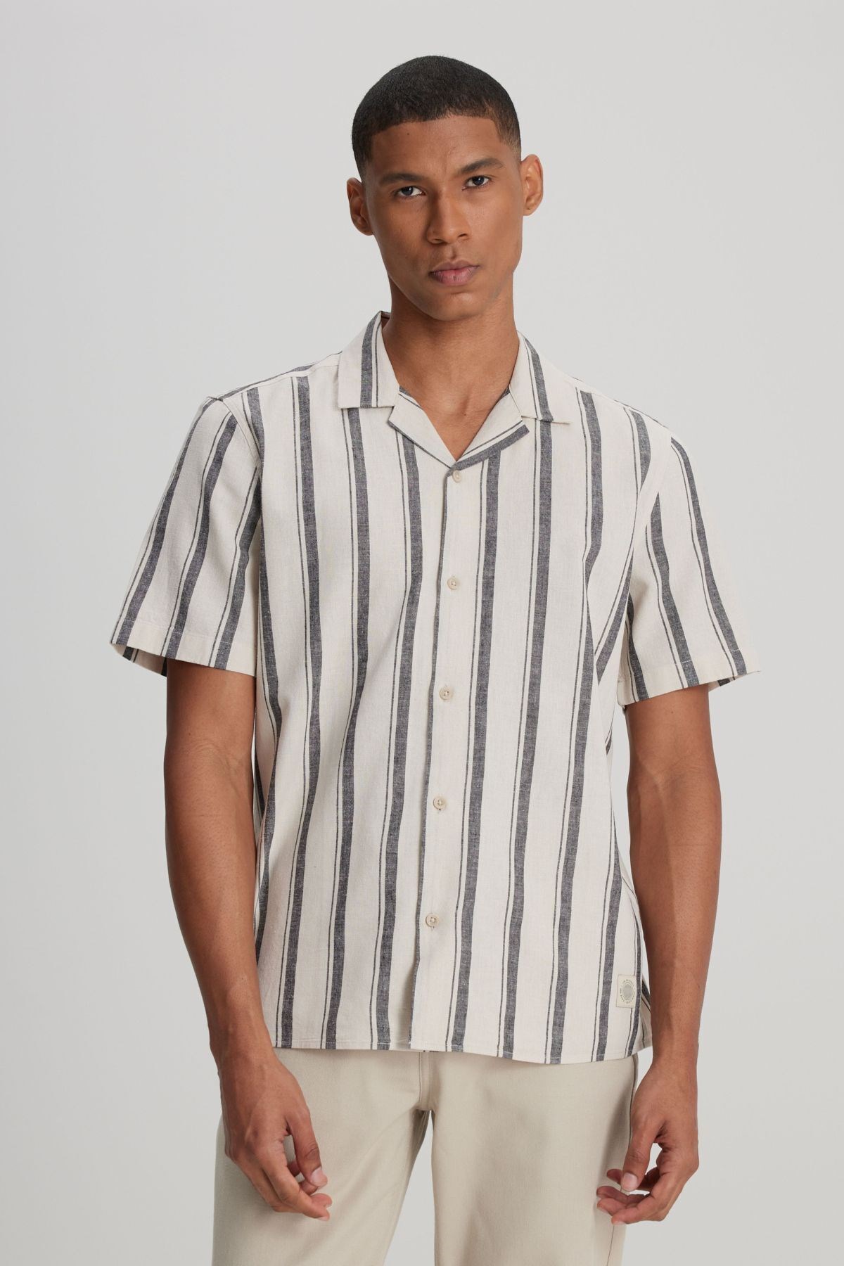 Lee Erkek Loose Fit Rahat Kesim Kısa Kollu Gri Çizgili Gömlek - L241478 - Lee - L241478