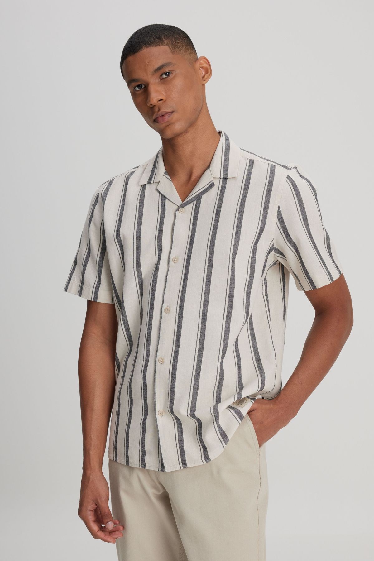 Lee Erkek Loose Fit Rahat Kesim Kısa Kollu Gri Çizgili Gömlek - L241478 - Lee - L241478