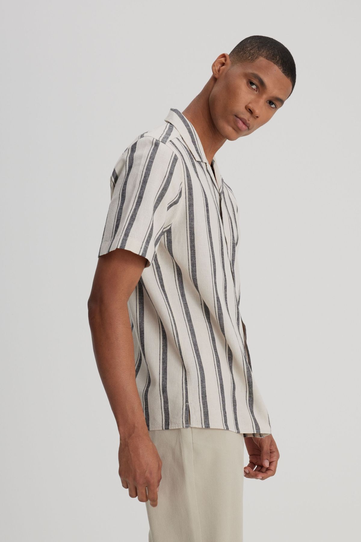 Lee Erkek Loose Fit Rahat Kesim Kısa Kollu Gri Çizgili Gömlek - L241478 - Lee - L241478