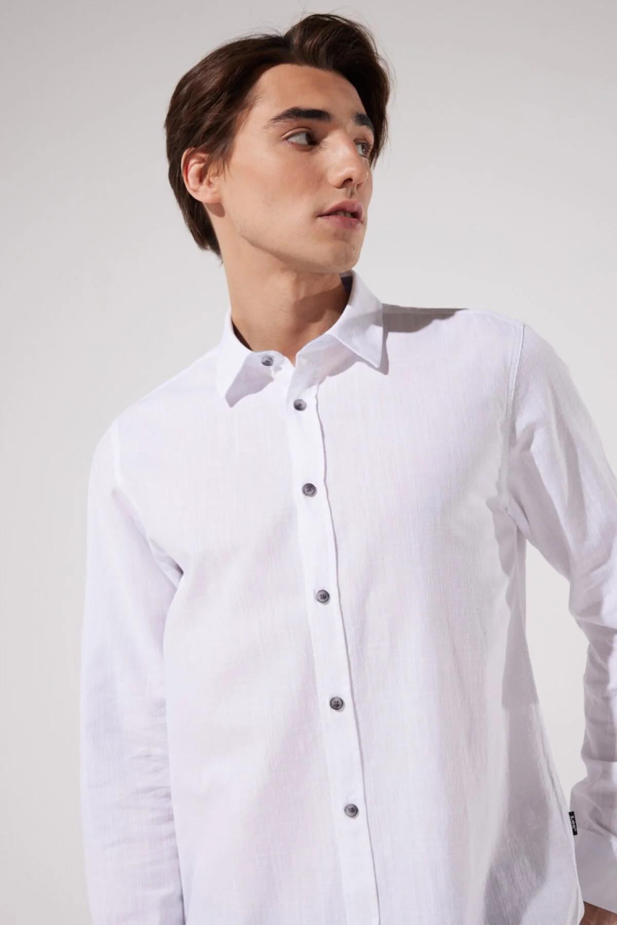 Lee Erkek Regular Fit Normal Kesim %100 Pamuk Uzun Kollu Beyaz Gömlek L231069100 - Lee - L231069100