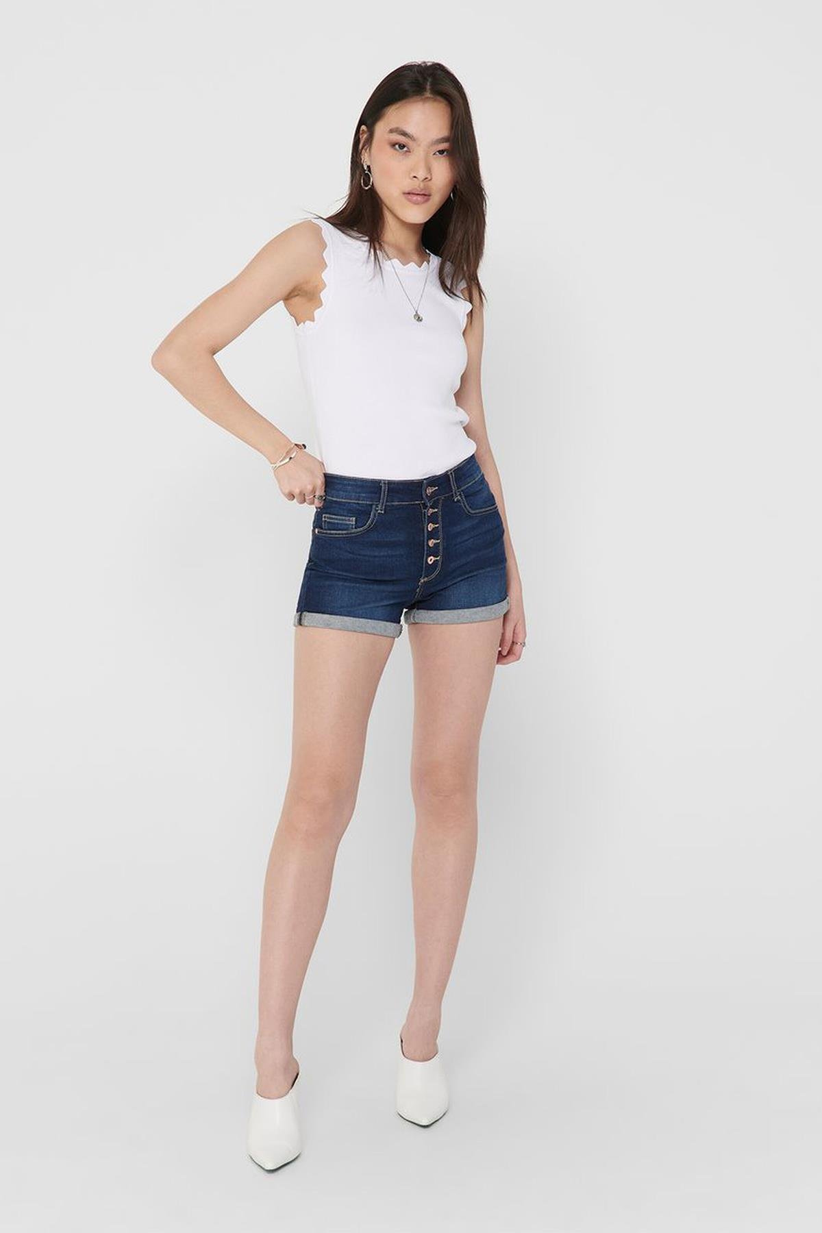 Only Kadın Düğmeli Denim Mavi Kot Şort - 15193715 - Only - 15193715