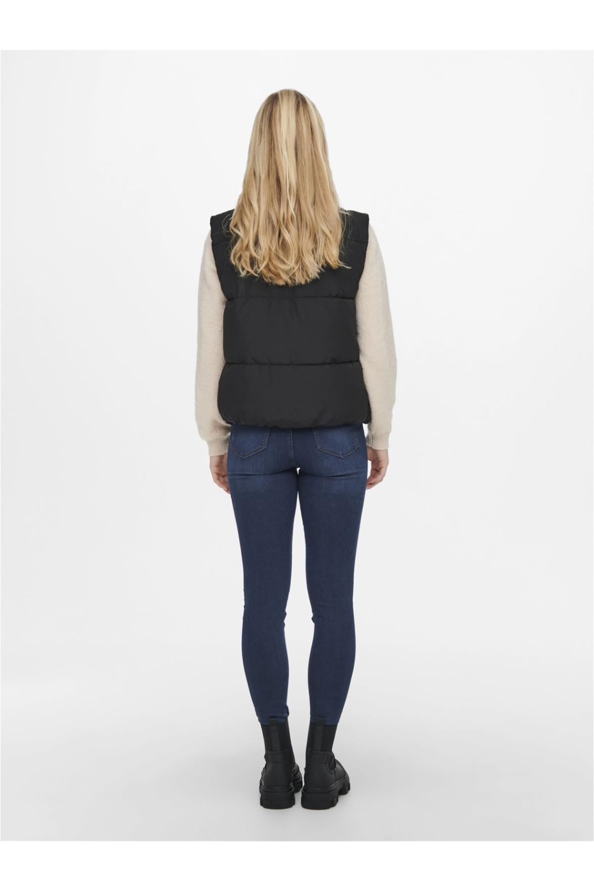 Only Kadın Jdynewerıca Dik Yaka Çift Cepli Siyah Şişme Yelek - 15234210 - Only - muk-15234210-1