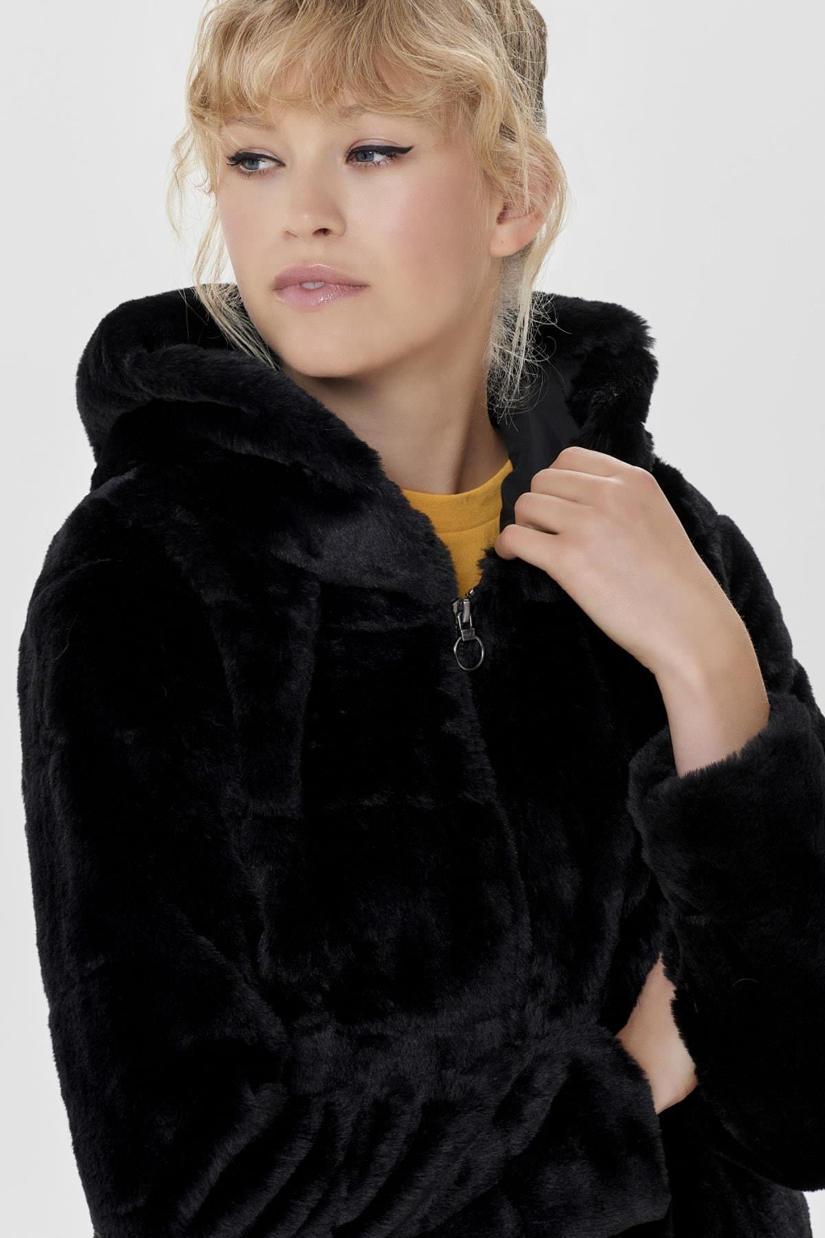 Only Kadın Kapüşonlu Suni Kürk Peluş Mont - 15156560 - Only - 15156560