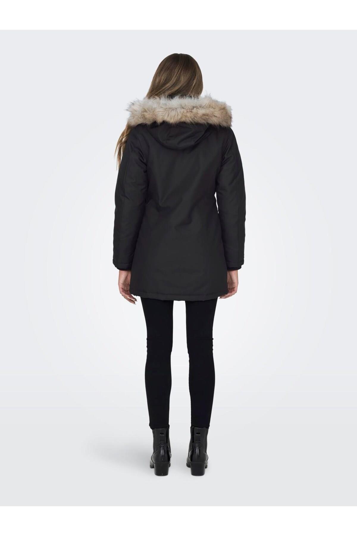Only Kadın Kapüşonlu Uzun Parka Mont - 15300633 - Only - TYCQXEP4EN169694190328374