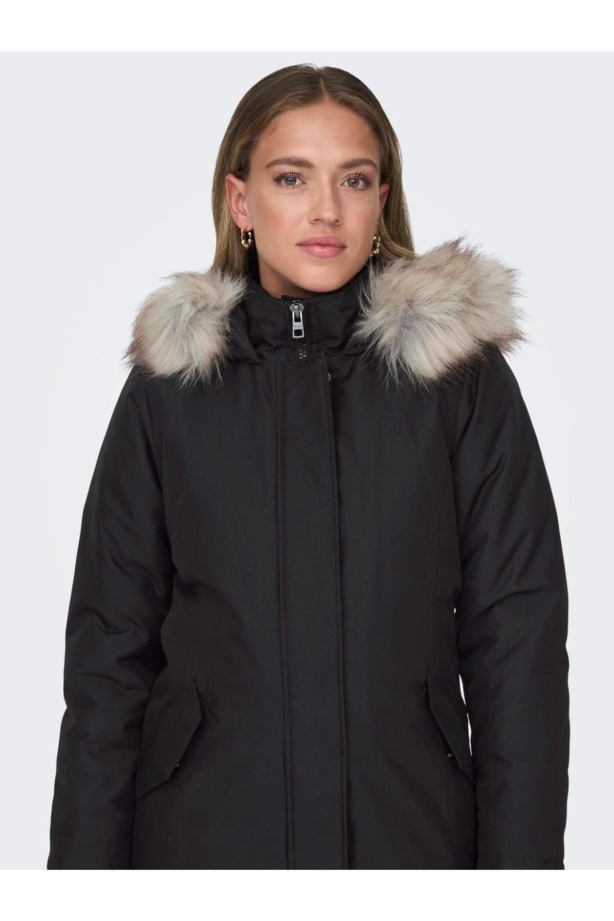 Only Kadın Kapüşonlu Uzun Parka Mont - 15300633 - Only - TYCQXEP4EN169694190328374