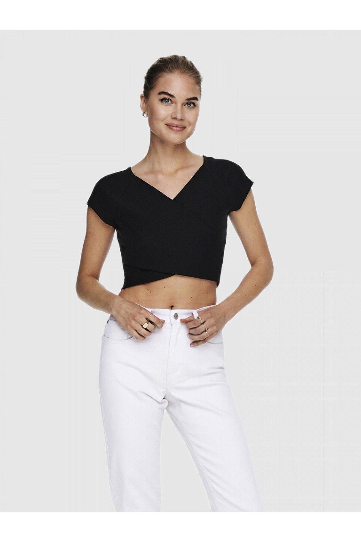 Only Kadın Siyah Short Top Çapraz Crop - 15230889 - Only - muk-15230889-1