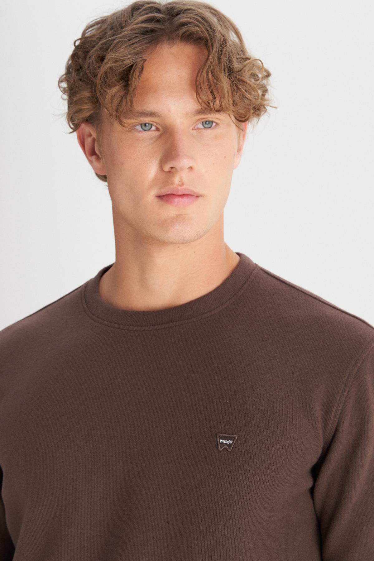 Wrangler Erkek Koyu Kahverengi Pamuklu Regular Fit Bisiklet Yaka Sweatshirt-W242262 - Wrangler - W242262-3
