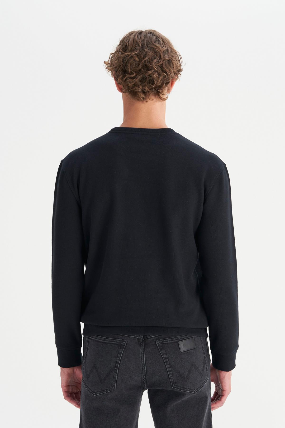 Wrangler Erkek Siyah Regular Bisiklet Yaka Sweatshirt - W242262 - Wrangler - W242262