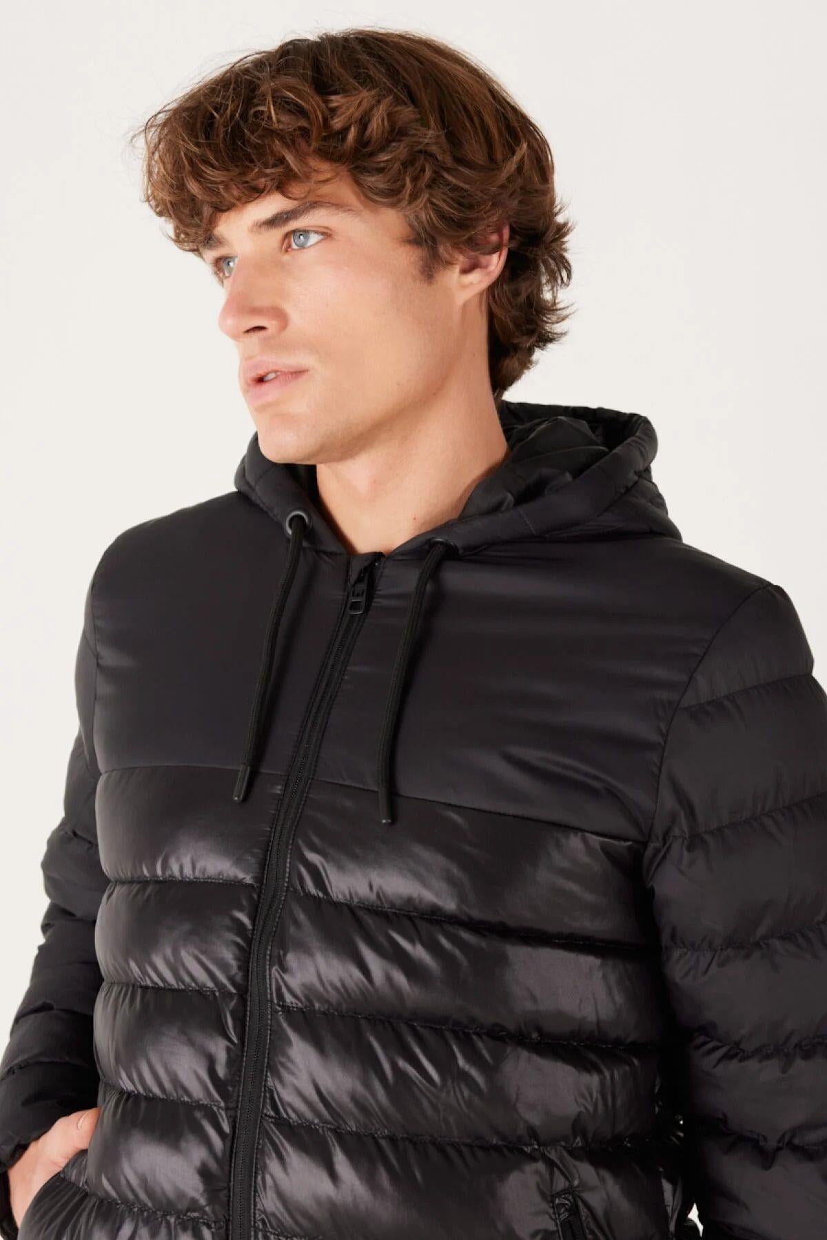 Wrangler Kapüşonlu Regular Fit Siyah Erkek Şişme Mont - W232008001 - Wrangler - W232008001