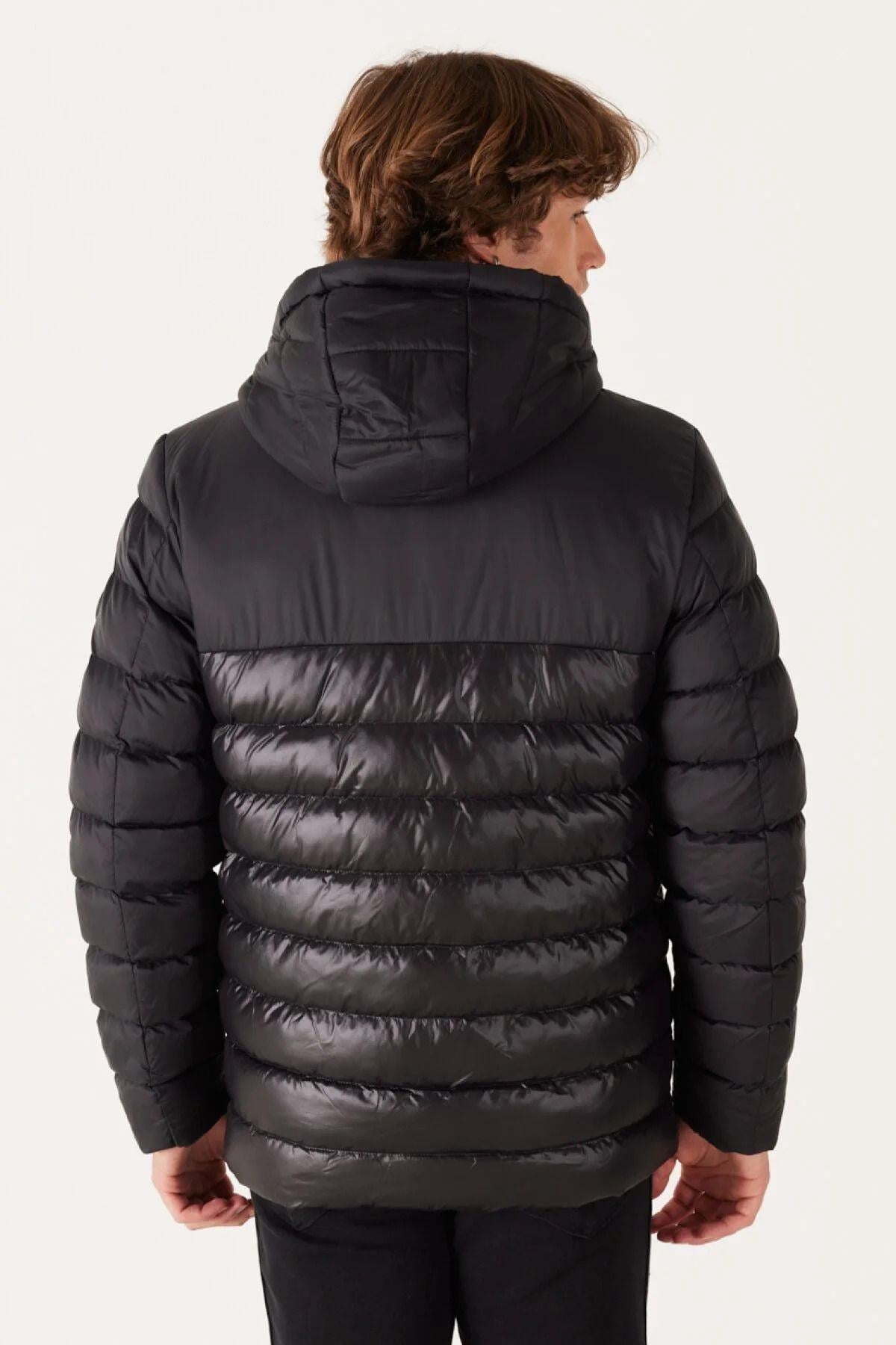 Wrangler Kapüşonlu Regular Fit Siyah Erkek Şişme Mont - W232008001 - Wrangler - W232008001
