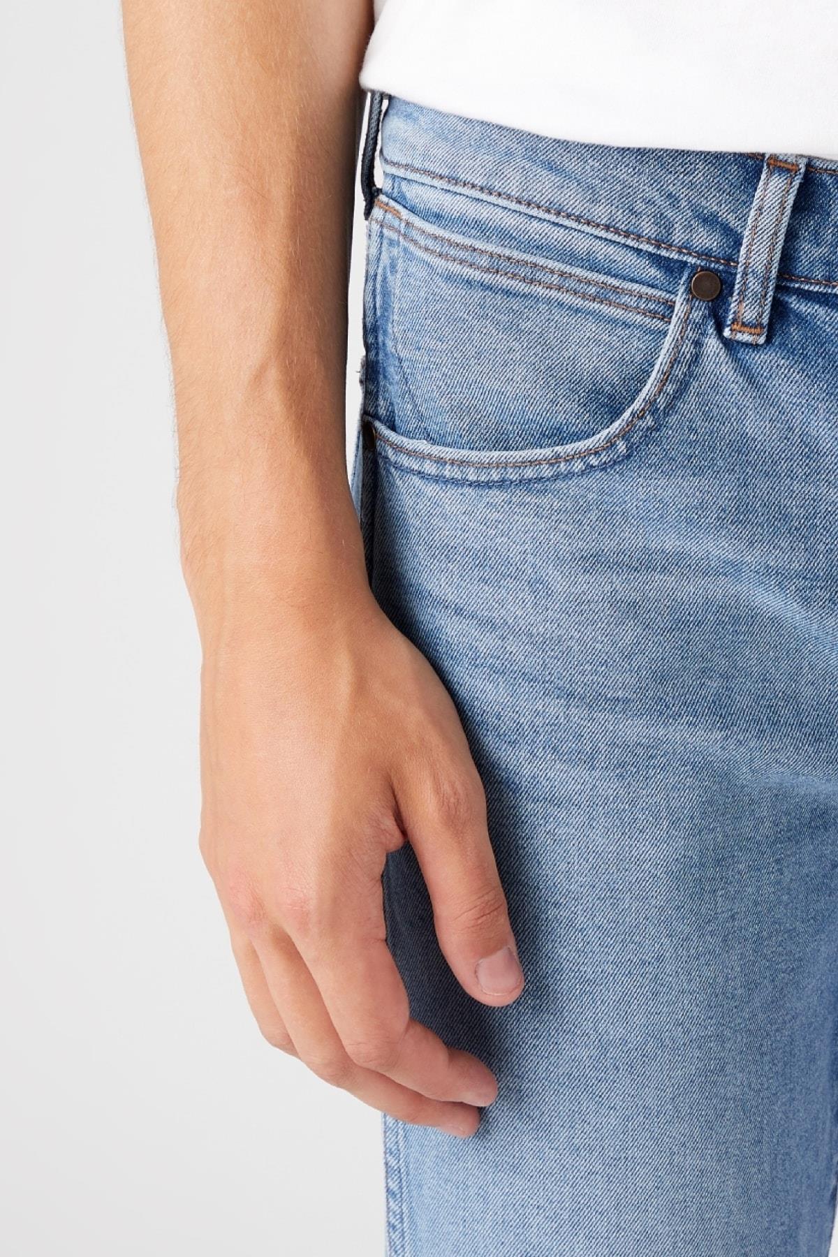 Wrangler Slim Fit Dar Kesim Normal Bel Erkek Açık Mavi Esnek Jean Denim Kot Pantolon - W18SYL29R - Wrangler - W18S-1