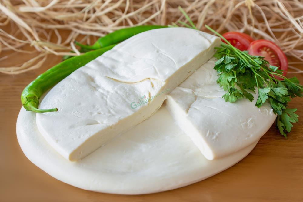 AZ TUZLU GENİŞ LAVAŞ PEYNİRİ (500 GRM)
